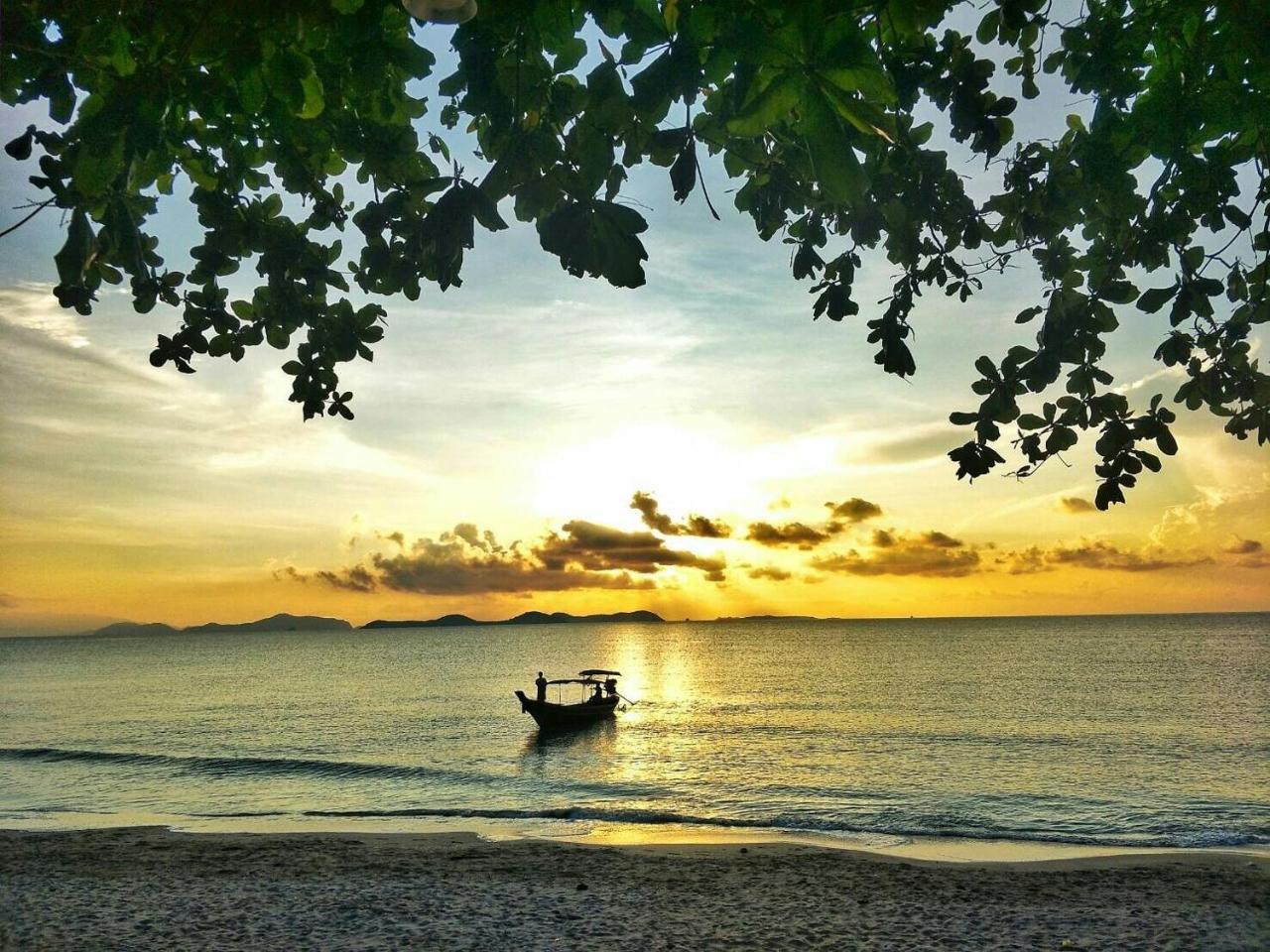 Klang Aow Seafood & Resort Khanom Exterior foto